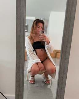 Ailín Pérez feet photo 2
