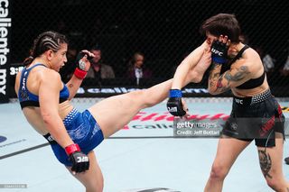 Ailín Pérez feet photo 2