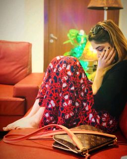 Aima Baig feet photo 6
