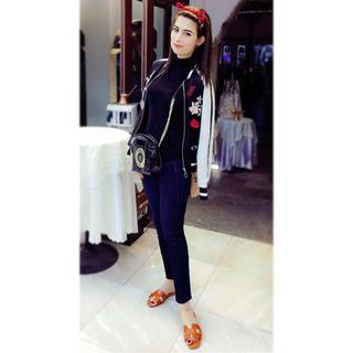 Aima Baig feet photo 17