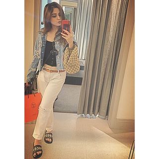Aima Baig feet photo 15