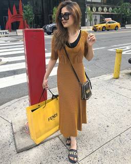Aima Baig feet photo 6