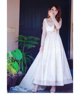 Aima Baig feet photo 5