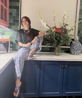 Aima Baig feet photo 15