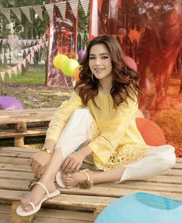 Aima Baig feet photo 14