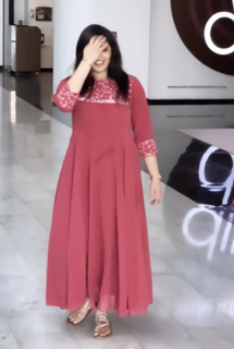 Aima Sebastian feet photo 4