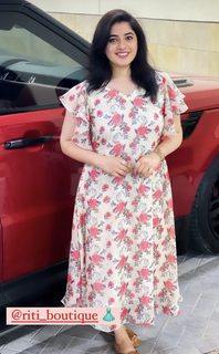 Aima Sebastian feet photo 9