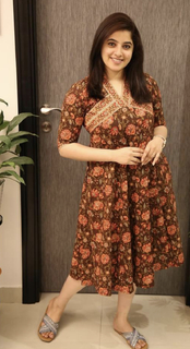 Aima Sebastian feet photo 10