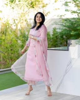 Aima Sebastian feet photo 15