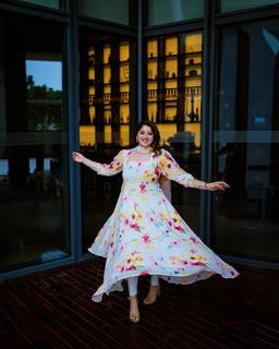 Aima Sebastian feet photo 16