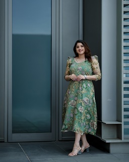 Aima Sebastian feet photo 1