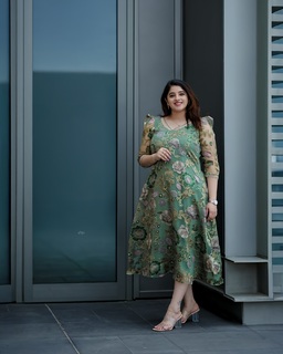 Aima Sebastian feet photo 16