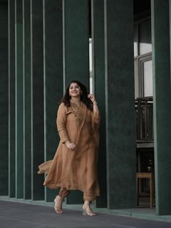 Aima Sebastian feet photo 9