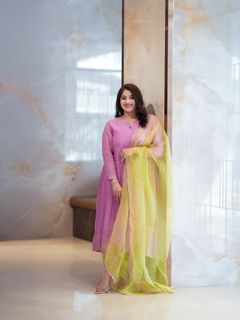 Aima Sebastian feet photo 13