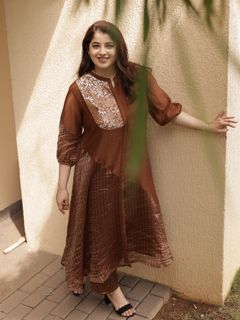 Aima Sebastian feet photo 3