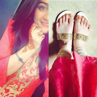Aiman Khan feet photo 20