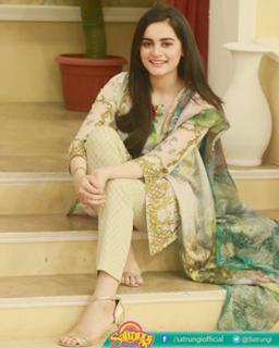 Aiman Khan feet photo 18
