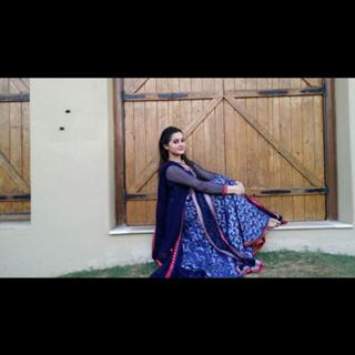 Aiman Khan feet photo 15