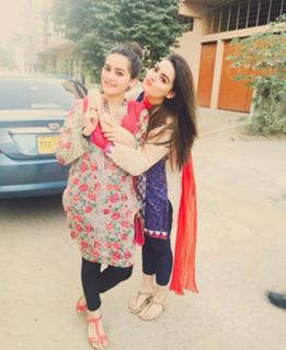 Aiman Khan feet photo 13
