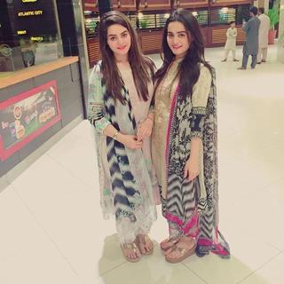 Aiman Khan feet photo 9