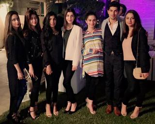 Aiman Khan feet photo 6
