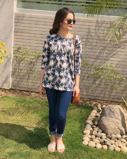 Aiman Khan feet photo 8