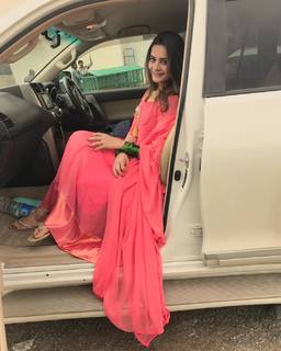 Aiman Khan feet photo 7