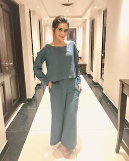 Aiman Khan feet photo 20