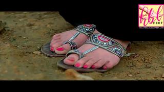 Aiman Khan feet photo 1