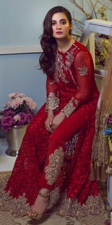 Aiman Khan feet photo 7