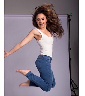 Aimee Carrero feet photo thumbnail