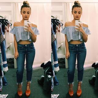 Aimee Carrero feet photo thumbnail