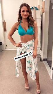 Aimee Carrero feet photo thumbnail