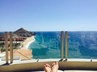 Aimee Carrero feet photo thumbnail
