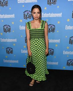 Aimee Carrero feet photo thumbnail