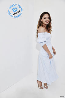 Aimee Carrero feet photo thumbnail