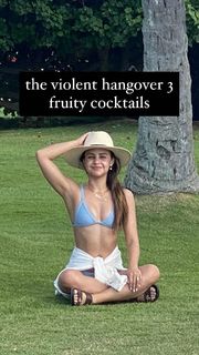 Aimee Carrero feet photo thumbnail