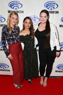 Aimee Carrero feet photo thumbnail