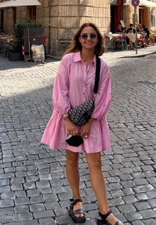 Aimee Carrero feet photo thumbnail