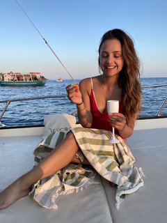 Aimee Carrero feet photo thumbnail