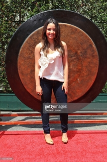 Aimee Carrero feet photo thumbnail