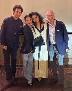 Aimee Carrero feet photo thumbnail