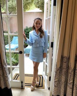 Aimee Carrero feet photo thumbnail
