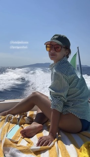 Aimee Carrero feet photo thumbnail