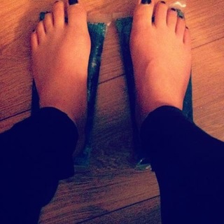 Aimee Fuller feet photo 18