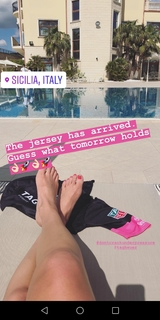 Aimee Fuller feet photo 9