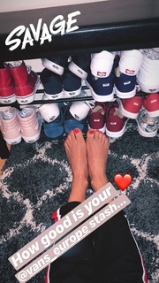 Aimee Fuller feet photo 8