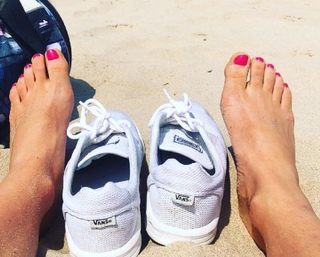 Aimee Fuller feet photo 7