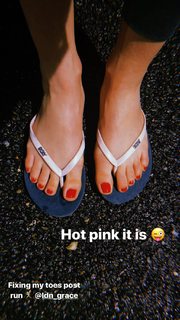 Aimee Fuller feet photo 4