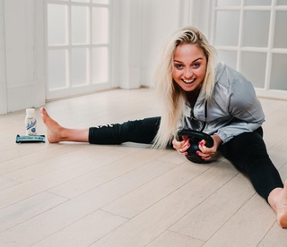 Aimee Fuller feet photo 12